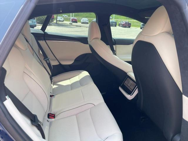 Photo of 2021 Deep Blue Metallic Tesla Model S