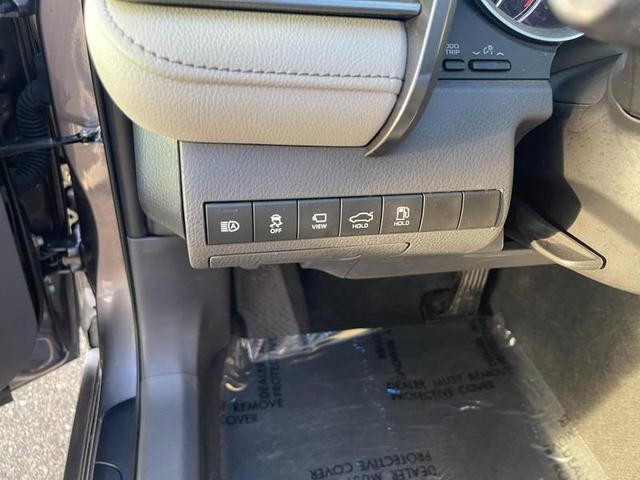 Photo of 2022 Predawn Gray Mica Toyota Camry