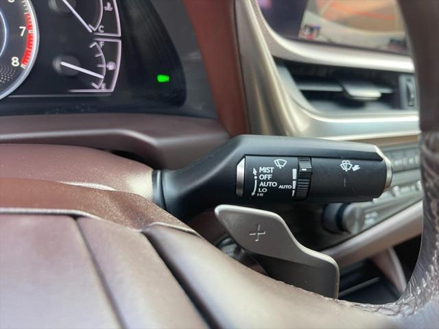 Photo of 2019 Eminent White Pearl Lexus ES 350