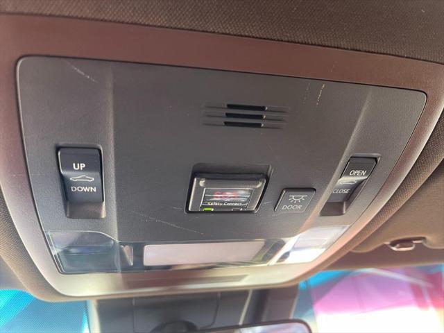 Photo of 2019 Eminent White Pearl Lexus ES 350