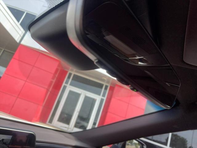 Photo of 2019 Eminent White Pearl Lexus ES 350