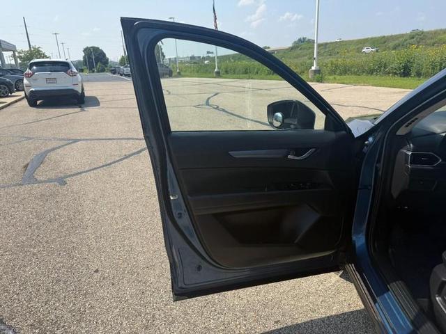 Photo of 2017 BLUE Mazda CX-5