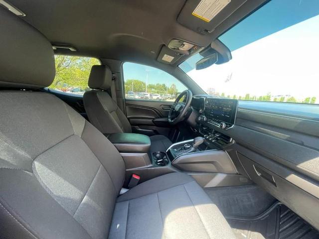Photo of 2023 Black Chevrolet Colorado