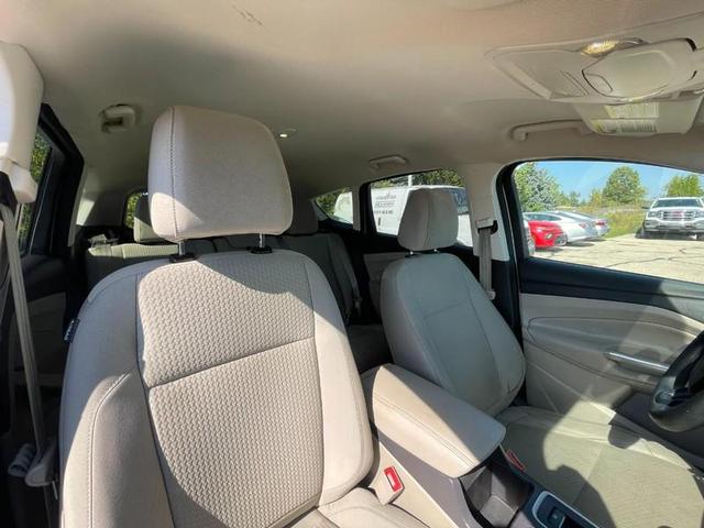 Photo of 2017 Ingot Silver Metallic Ford Escape