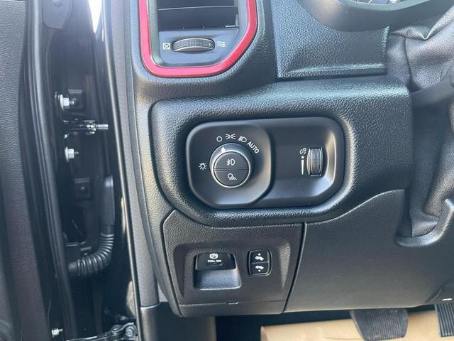 Photo of 2022 Diamond Black Crystal Pearlcoat RAM 1500