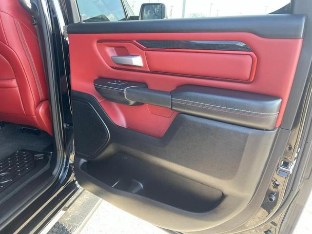 Photo of 2022 Diamond Black Crystal Pearlcoat RAM 1500