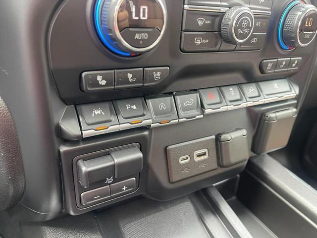 Photo of 2019 Black Chevrolet Silverado 1500