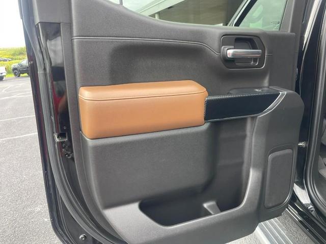 Photo of 2019 Black Chevrolet Silverado 1500