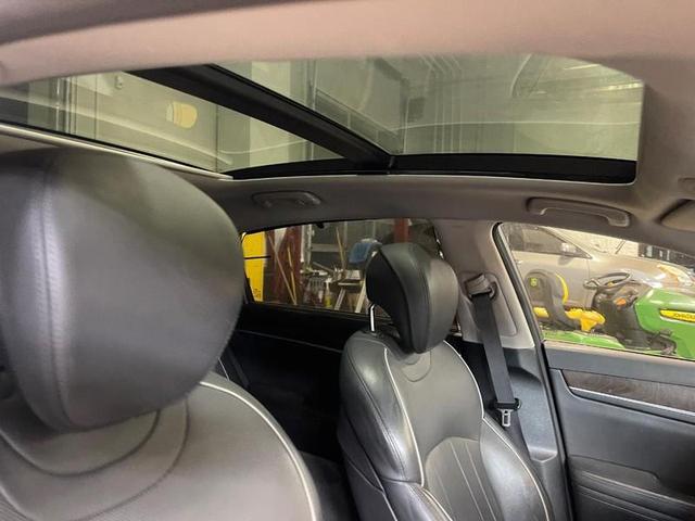 Photo of 2017 Casablanca White Genesis G80