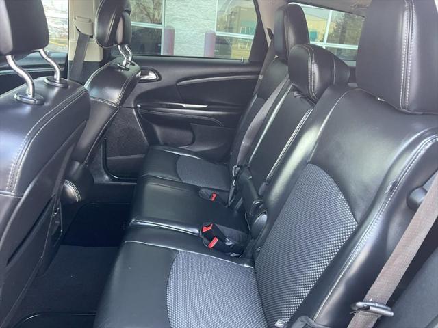 Photo of 2019 Pitch Black Clearcoat Dodge Journey