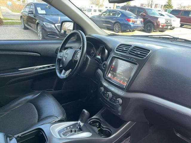 Photo of 2019 Pitch Black Clearcoat Dodge Journey
