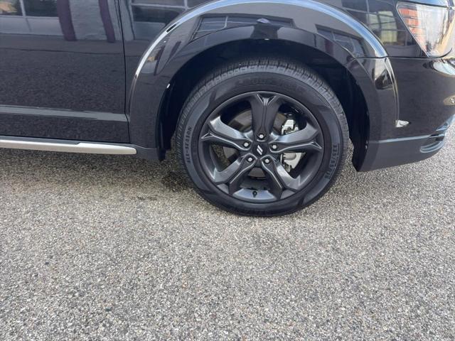 Photo of 2019 Pitch Black Clearcoat Dodge Journey