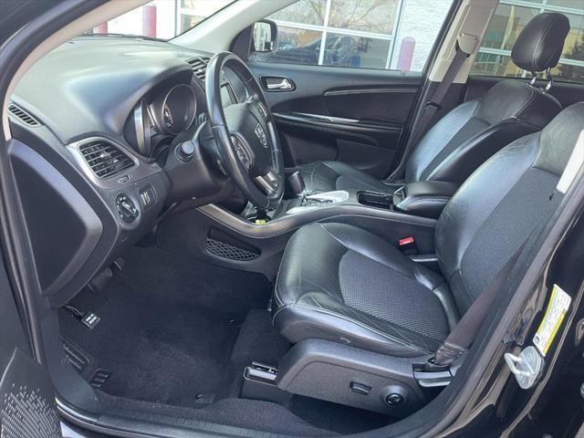 Photo of 2019 Pitch Black Clearcoat Dodge Journey