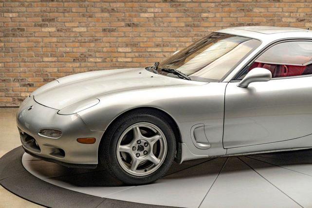 Photo of 1993 Silver Stone Metallic Mazda RX-7