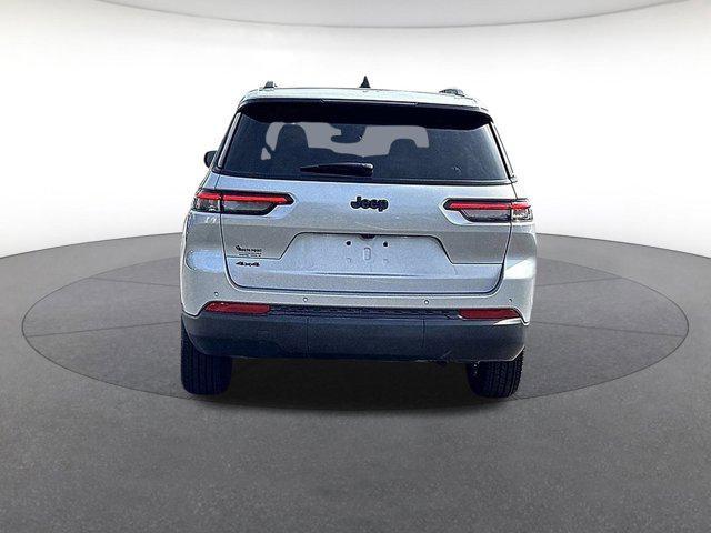 Photo of 2024 Silver Zynith Jeep Grand Cherokee L