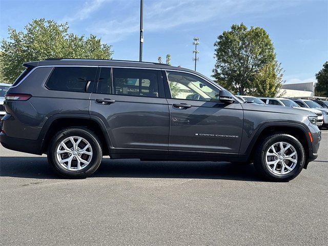 Photo of 2022 Baltic Gray Metallic Clearcoat Jeep Grand Cherokee L