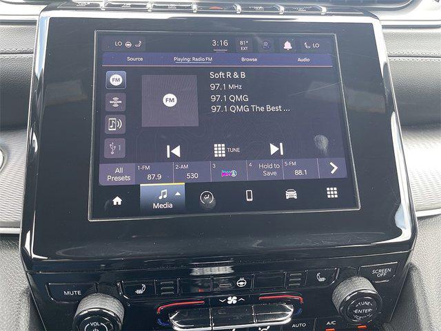 Photo of 2024 Silver Zynith Jeep Grand Cherokee L