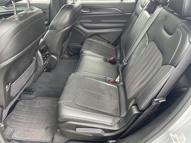 Photo of 2024 Silver Zynith Jeep Grand Cherokee L