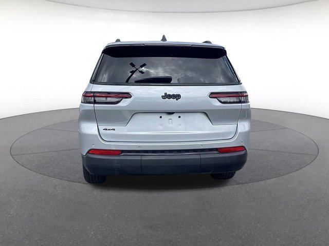 Photo of 2024 Silver Zynith Jeep Grand Cherokee L