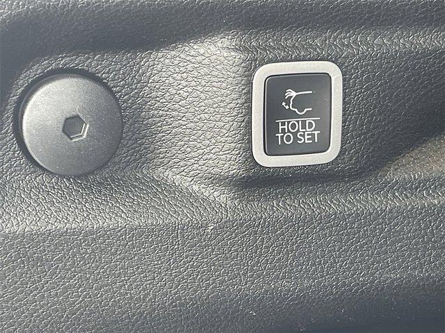 Photo of 2024 Silver Zynith Jeep Grand Cherokee L