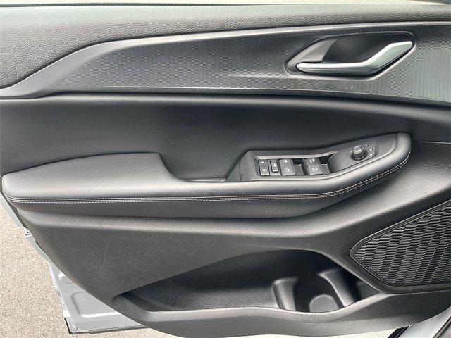 Photo of 2024 Silver Zynith Jeep Grand Cherokee L