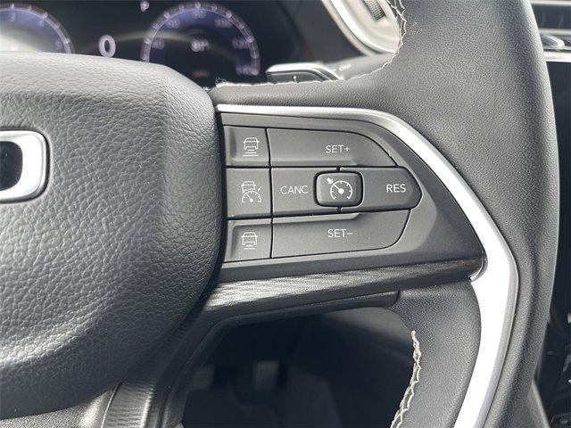 Photo of 2024 Silver Zynith Jeep Grand Cherokee L
