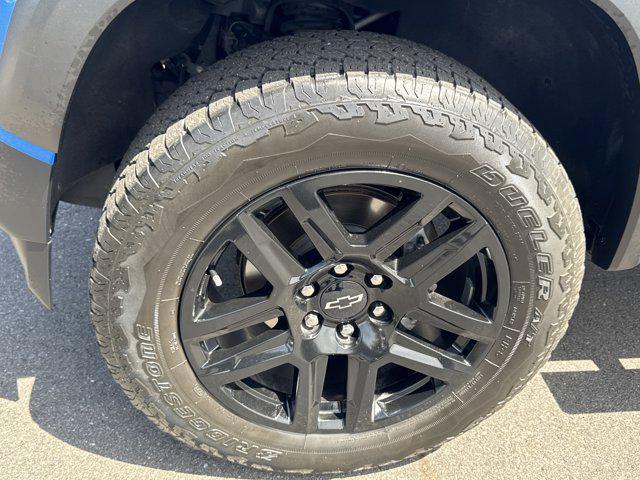Photo of 2023 Glacier Blue Metallic Chevrolet Colorado