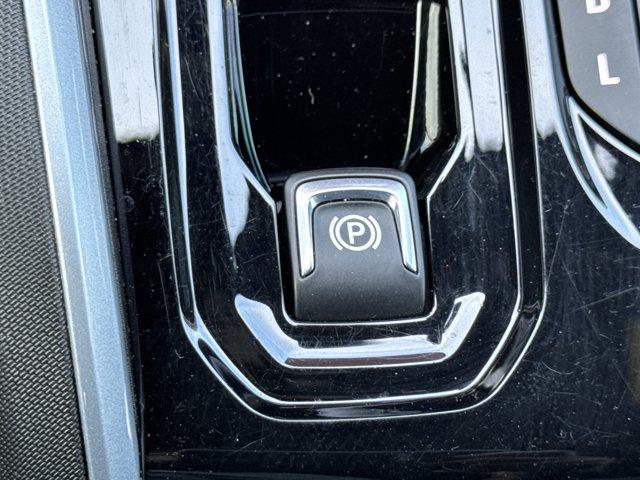 Photo of 2023 Glacier Blue Metallic Chevrolet Colorado