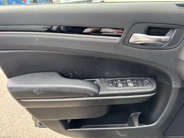 Photo of 2023 Granite Crystal Metallic Clearcoat Chrysler 300