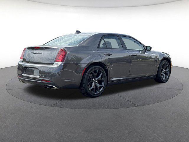 Photo of 2023 Granite Crystal Metallic Clearcoat Chrysler 300