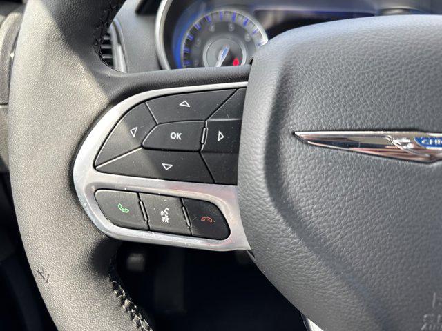 Photo of 2023 Granite Crystal Metallic Clearcoat Chrysler 300