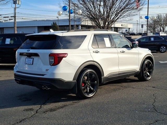 Photo of 2022 STAR WHITE MET TRI-COAT Ford Explorer