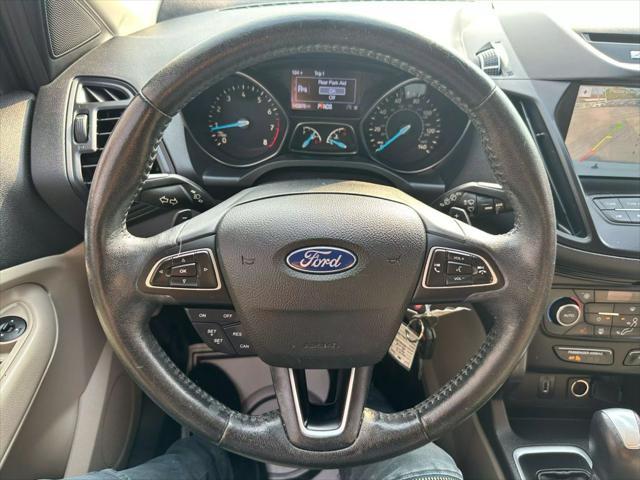 Photo of 2017 White Ford Escape