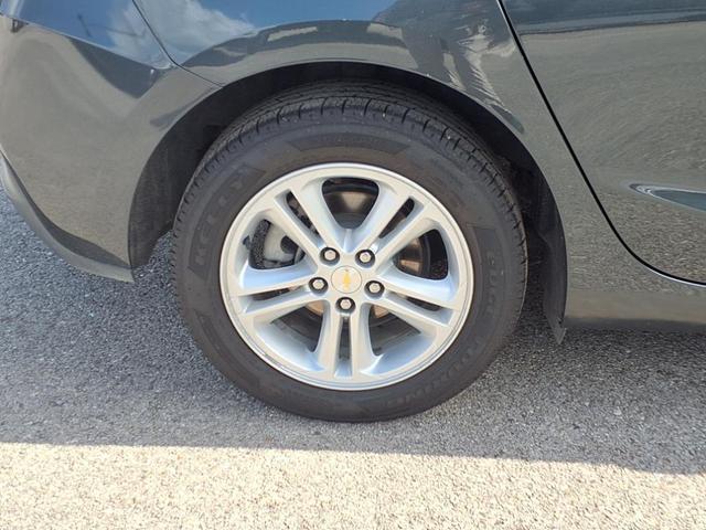 Photo of 2018 Graphite Metallic Chevrolet Cruze