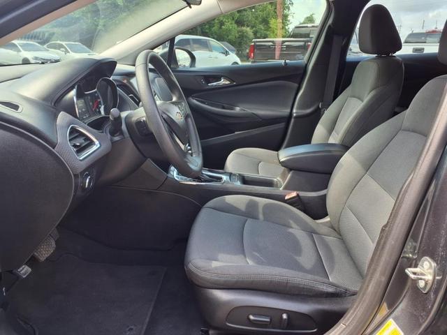Photo of 2018 Graphite Metallic Chevrolet Cruze