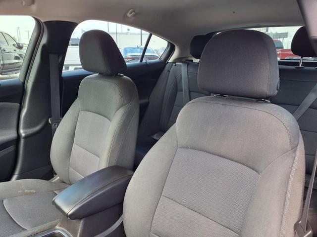 Photo of 2018 Graphite Metallic Chevrolet Cruze