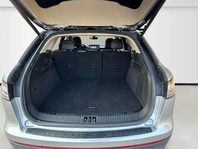 Photo of 2023 Silver Radiance Metallic Clearcoat Lincoln Nautilus