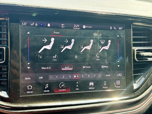 Photo of 2022 Octane Red Pearlcoat Dodge Durango