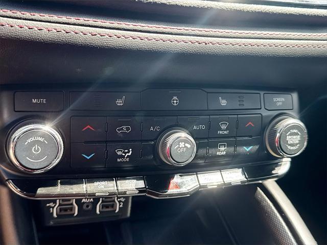 Photo of 2022 Octane Red Pearlcoat Dodge Durango