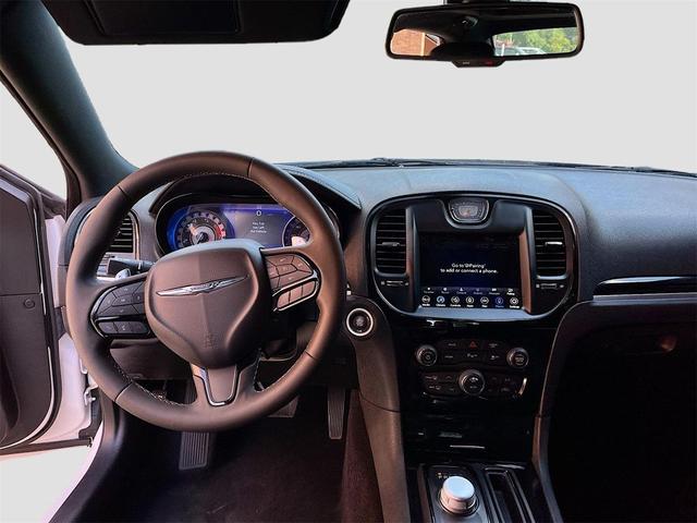 Photo of 2022 Bright White Clearcoat Chrysler 300