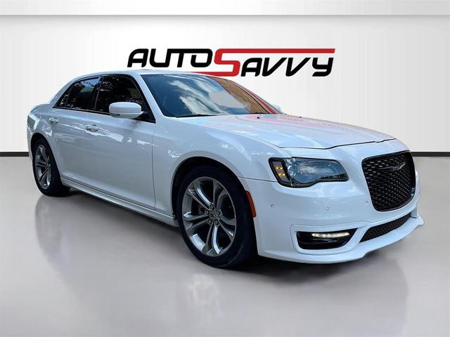 Photo of 2022 Bright White Clearcoat Chrysler 300