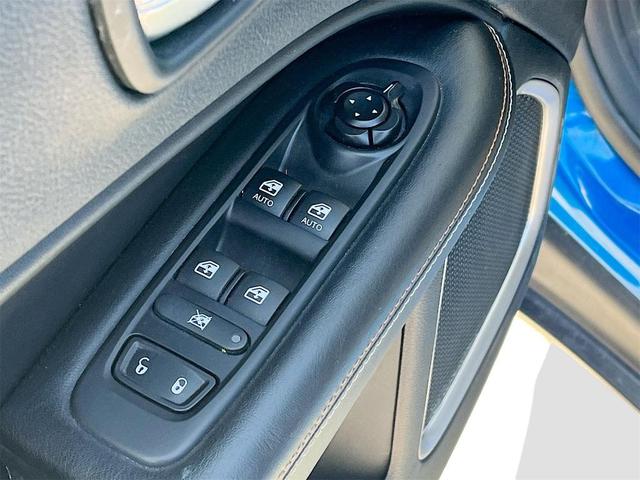 Photo of 2020 Laser Blue Pearlcoat Jeep Compass
