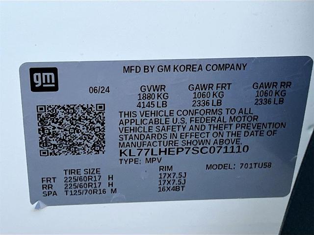 Photo of 2025 Summit White Chevrolet Trax