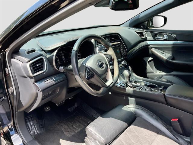 Photo of 2022 Super Black Nissan Maxima