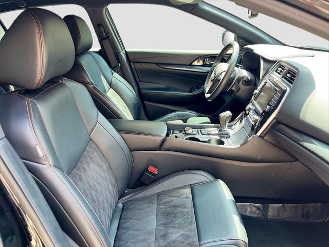 Photo of 2022 Super Black Nissan Maxima