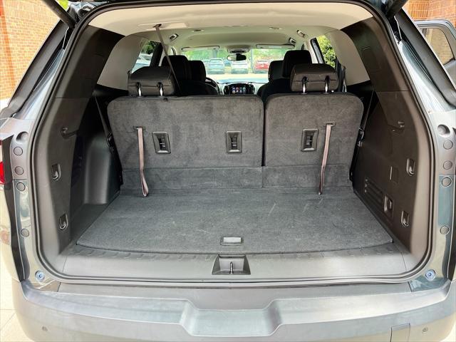 Photo of 2019 Graphite Metallic Chevrolet Traverse