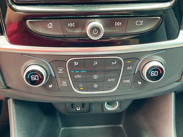 Photo of 2019 Graphite Metallic Chevrolet Traverse