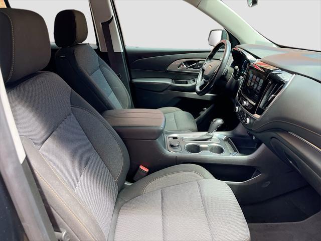 Photo of 2019 Graphite Metallic Chevrolet Traverse