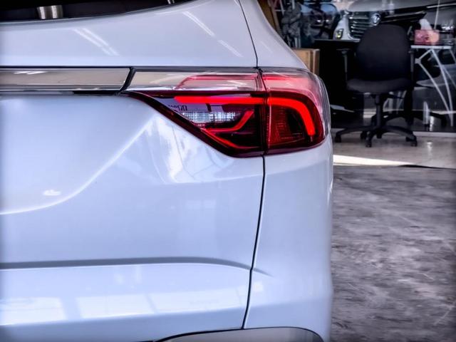 Photo of 2023 White Frost Tri-Coat Buick Enclave