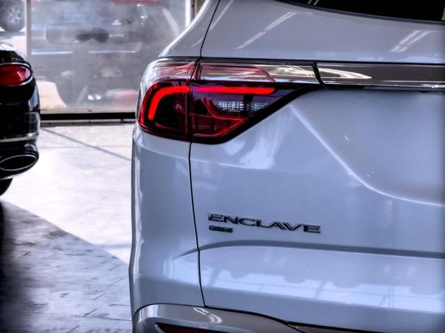 Photo of 2023 White Frost Tri-Coat Buick Enclave